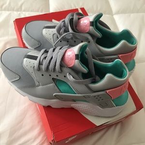 Brand New Nike Hurrache